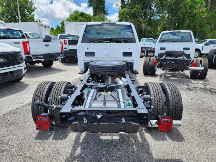 2025 Ford F-550-5