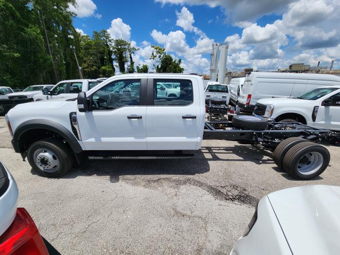 2025 Ford F-550-7