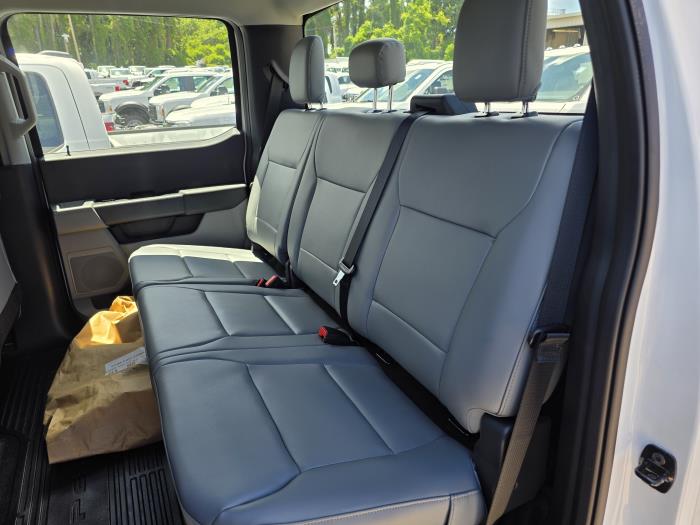 2025 Ford F-550-17