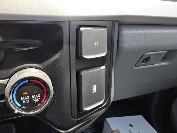 2025 Ford F-550-13
