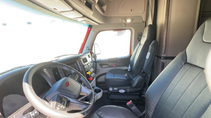 2026 Peterbilt 579-16