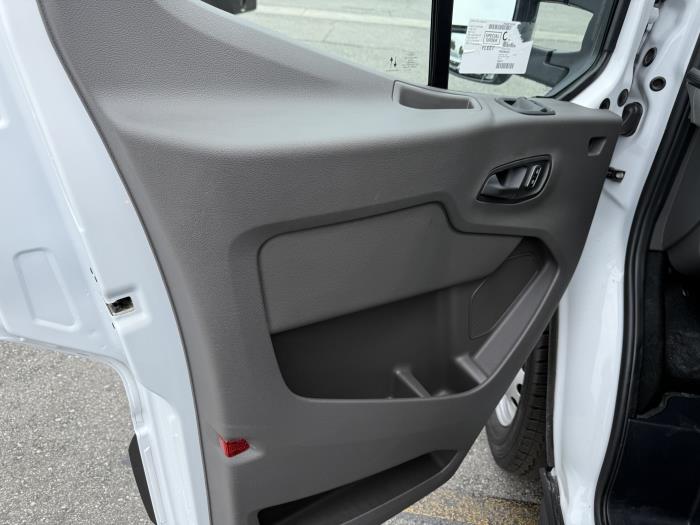 2025 Ford Transit-350-31