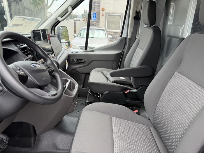 2025 Ford Transit-350-33