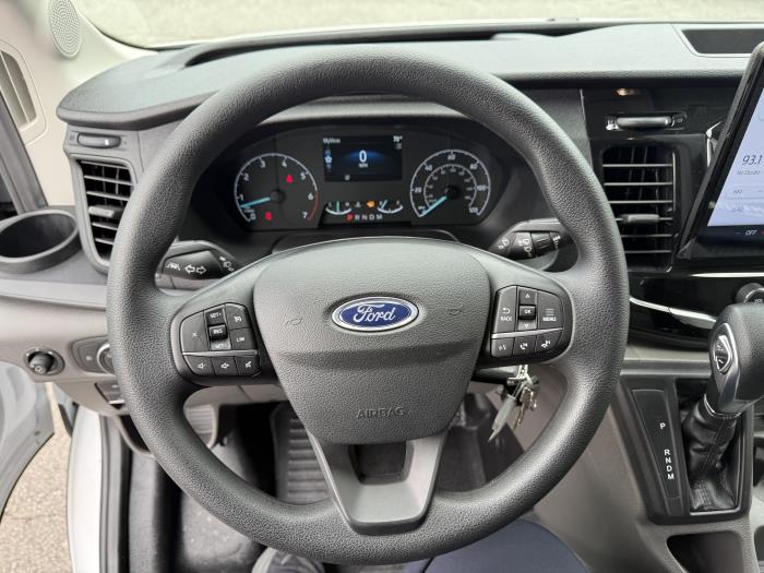 2025 Ford Transit-350-39