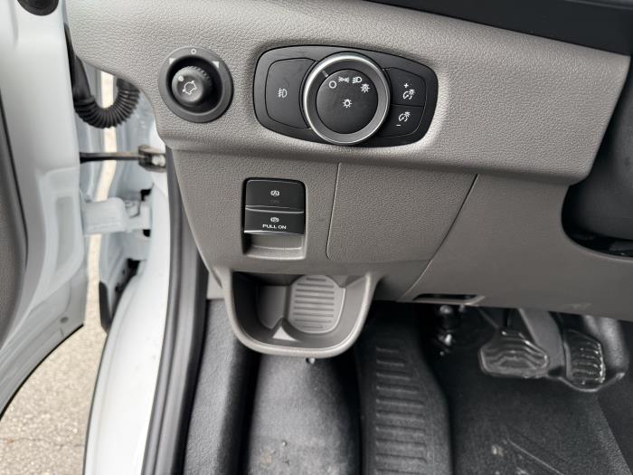 2025 Ford Transit-350-42