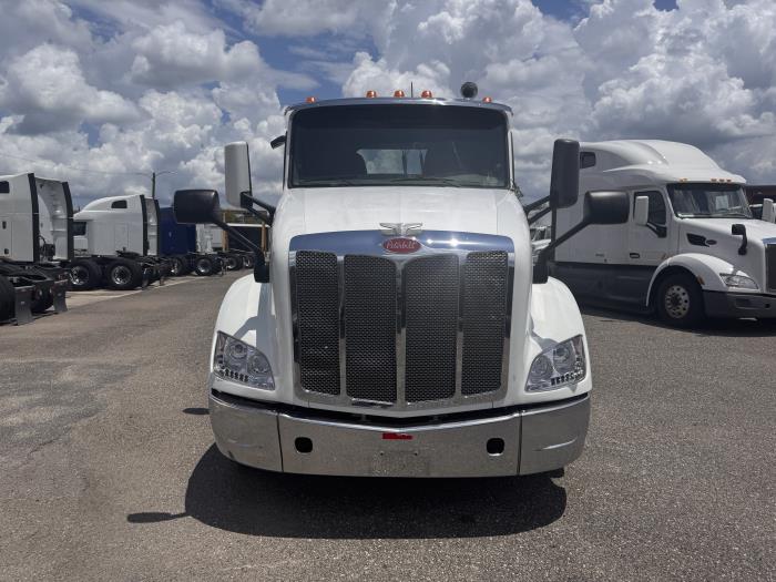 2020 Peterbilt 579-8