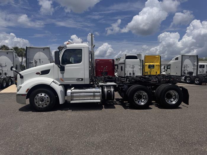 2020 Peterbilt 579-2