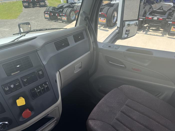 2020 Peterbilt 579-16