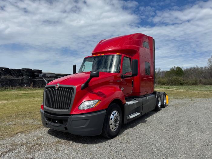 2022 International LT625-1