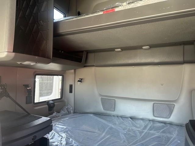 2022 International LT625-2