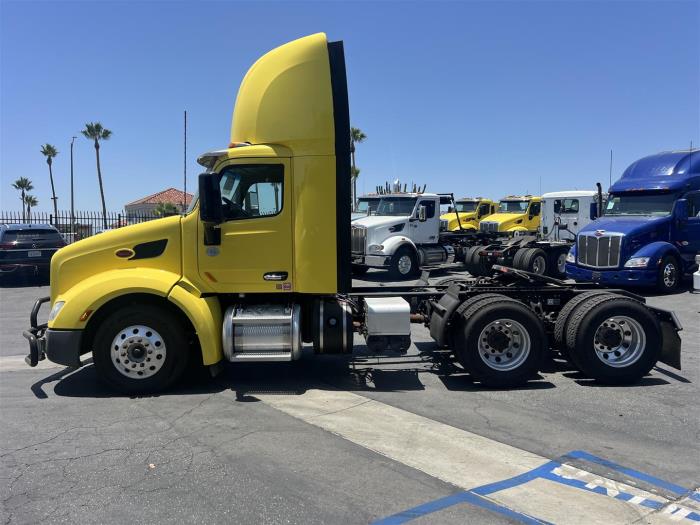 2021 Peterbilt 579-8