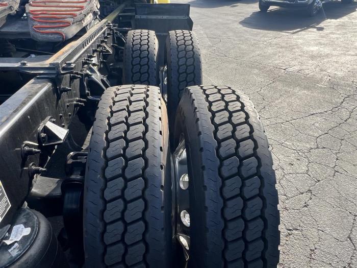 2021 Peterbilt 579-12