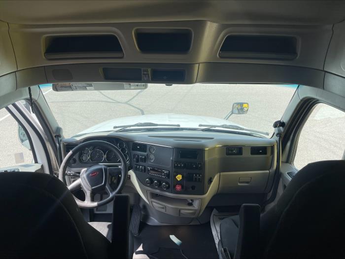2022 Peterbilt 579-11