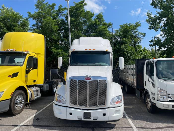 2022 Peterbilt 579-4