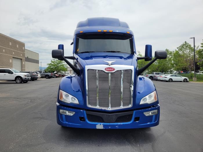 2023 Peterbilt 579-2