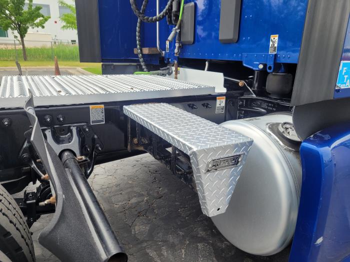 2023 Peterbilt 579-6