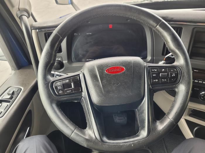 2023 Peterbilt 579-15