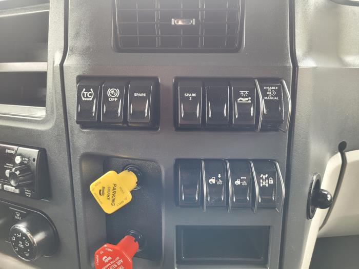 2023 Peterbilt 579-20