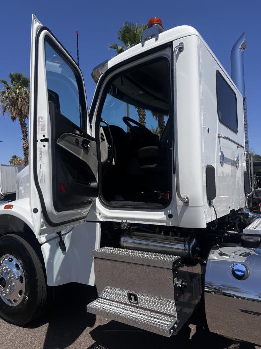 2026 Peterbilt 567-13