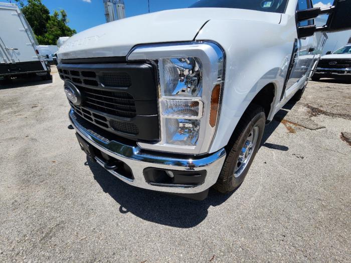 2025 Ford F-250-9