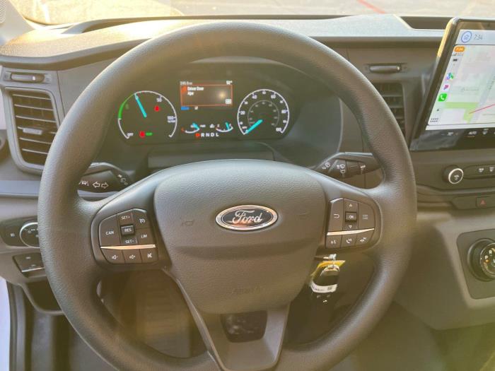 2023 Ford E-Transit-10