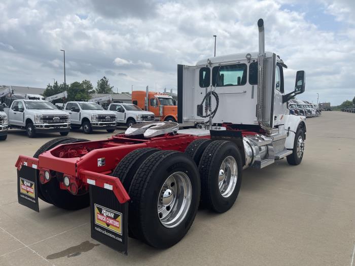 2022 Peterbilt 567-10