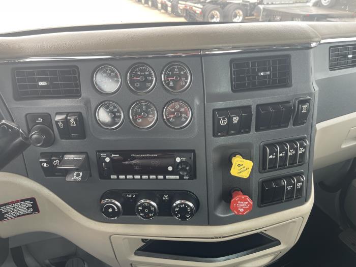 2022 Peterbilt 567-18