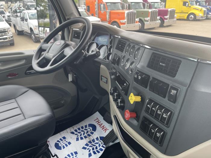 2022 Peterbilt 567-21