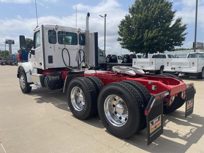 2022 Peterbilt 567-12
