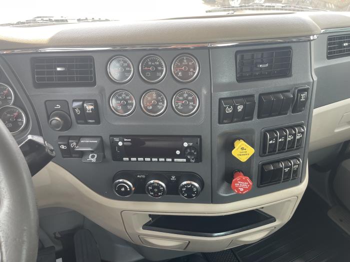 2022 Peterbilt 567-18