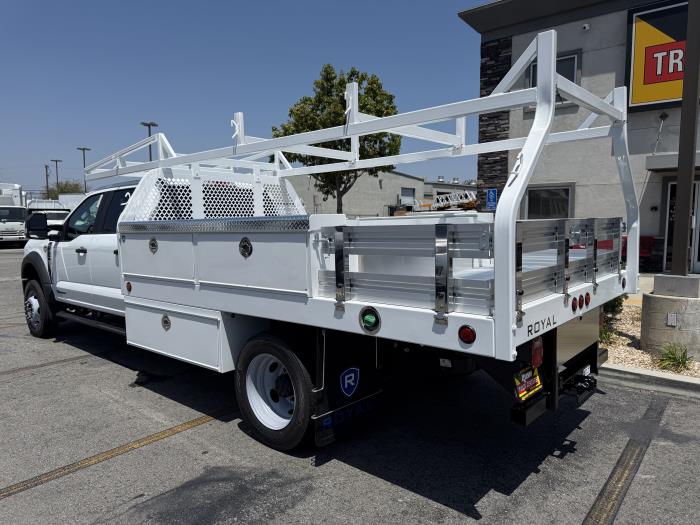 2025 Ford F-550-3