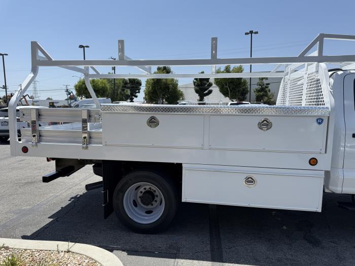2025 Ford F-550-18