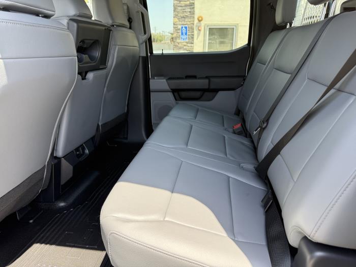 2025 Ford F-550-29