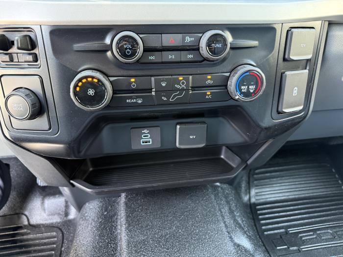 2025 Ford F-550-36