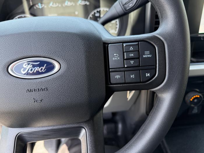 2025 Ford F-550-40