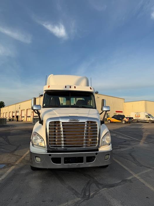 2015 Freightliner Cascadia-10