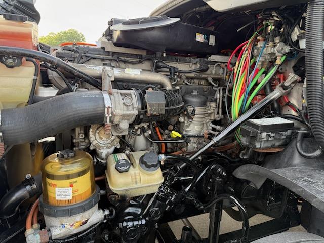 2015 Freightliner Cascadia-3