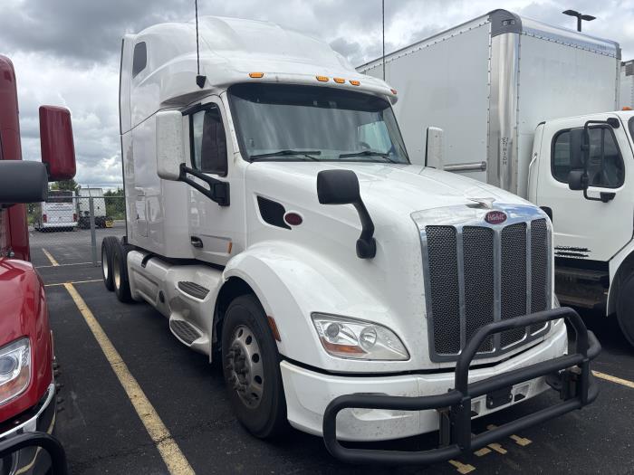 2022 Peterbilt 579-4