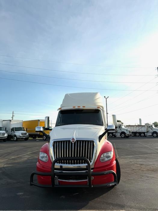 2022 International LT625-12