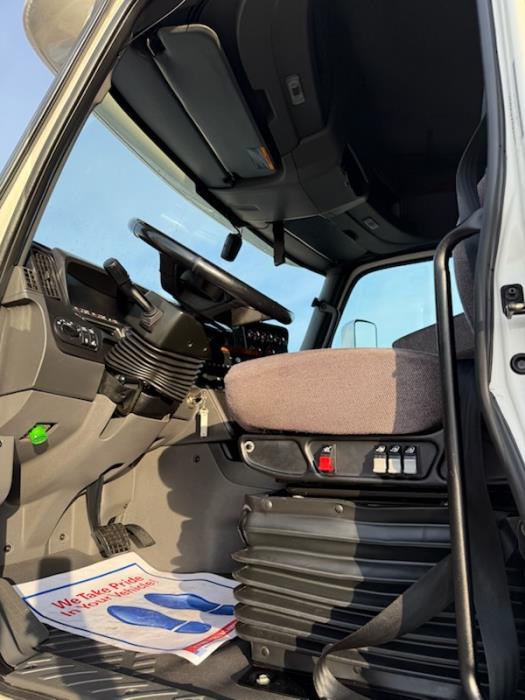 2022 International LT625-20