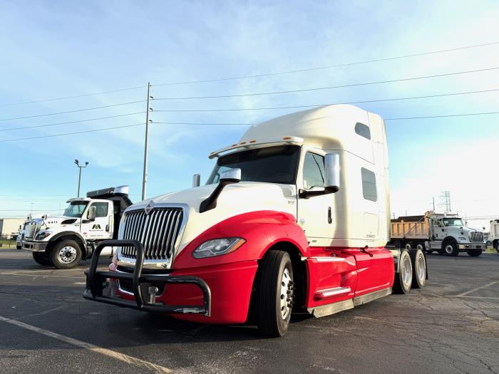 2022 International LT625-1