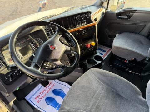 2022 International LT625-12