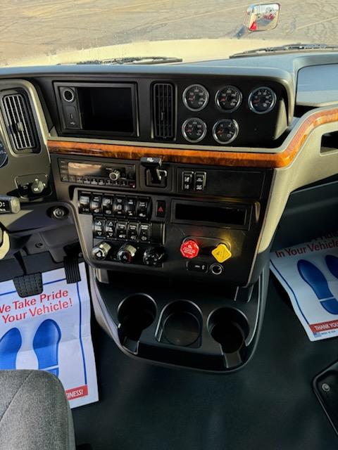 2022 International LT625-16