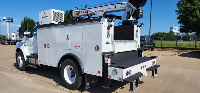 2025 Ford F-750-3