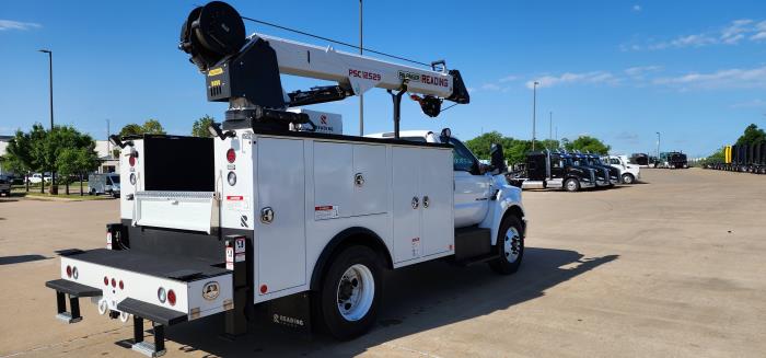 2025 Ford F-750-5