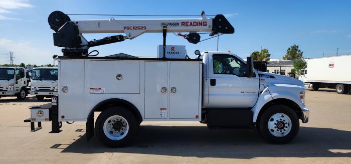 2025 Ford F-750-6