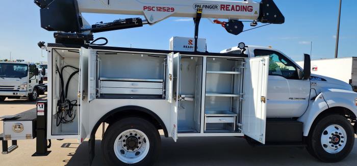 2025 Ford F-750-11