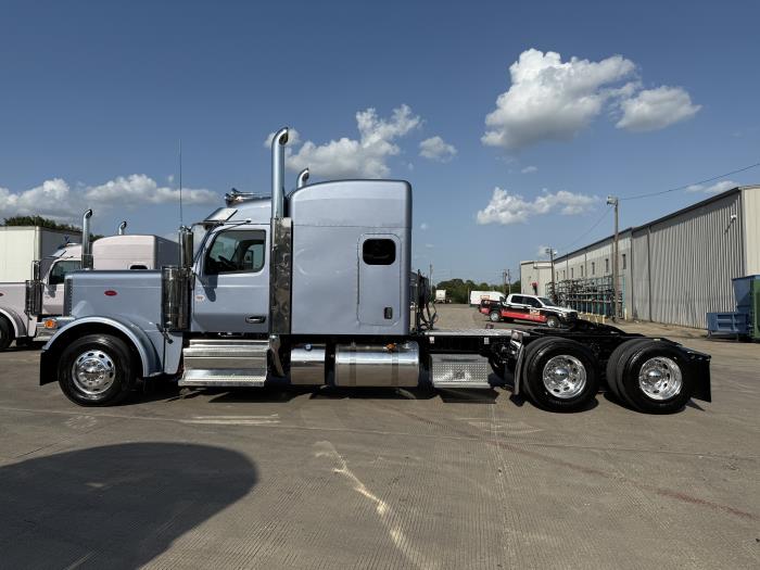 2026 Peterbilt 589-4