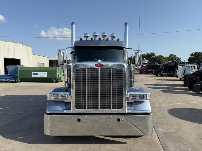 2026 Peterbilt 589-12
