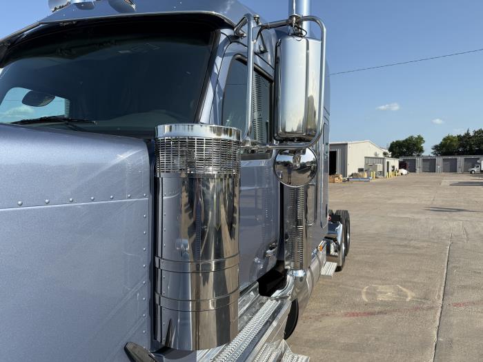 2026 Peterbilt 589-14